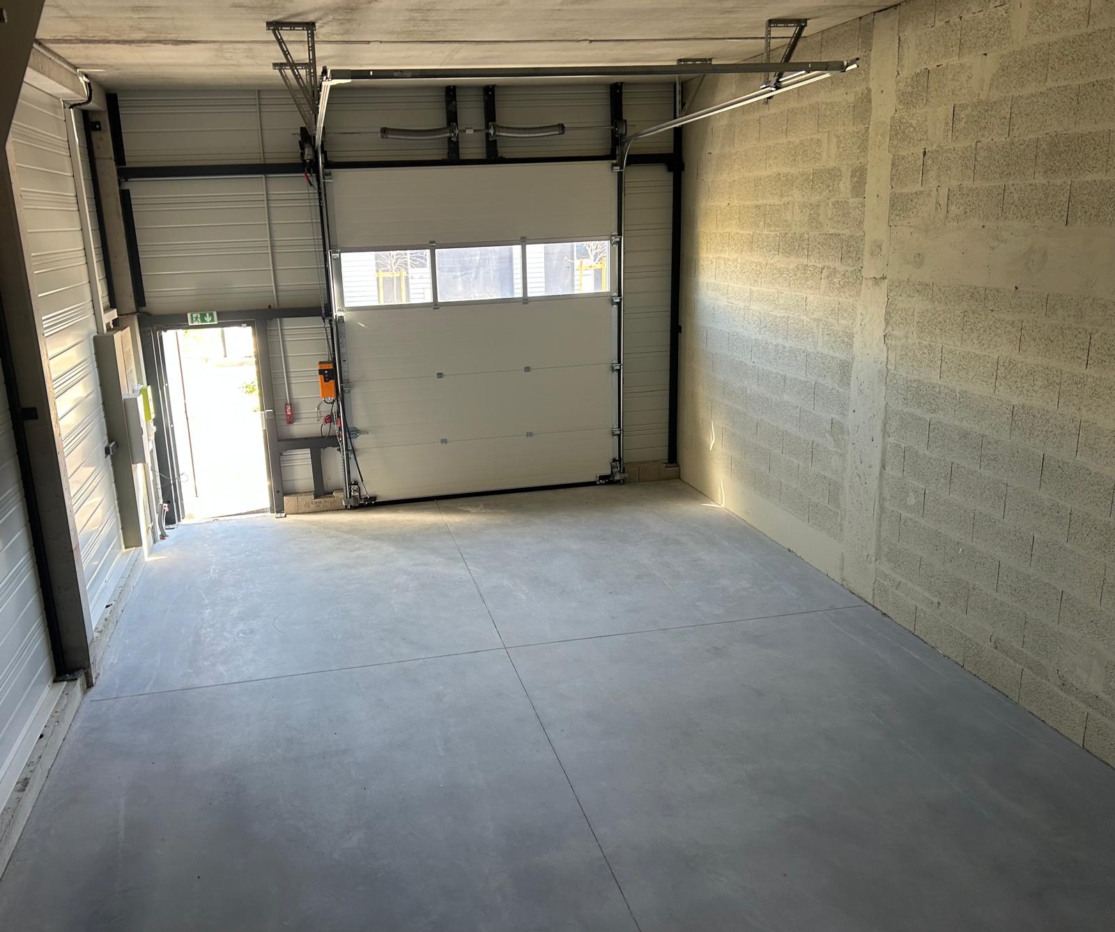 whatsapp image 2025 10 14 at 12.00.32